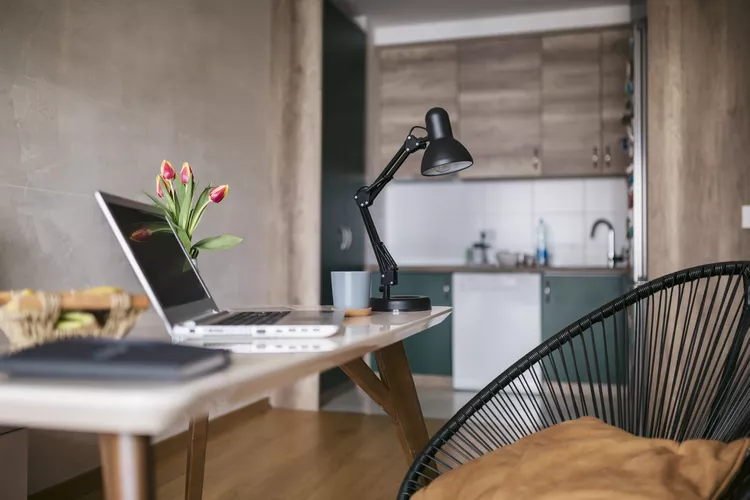 How to Feng Shui Your Desk