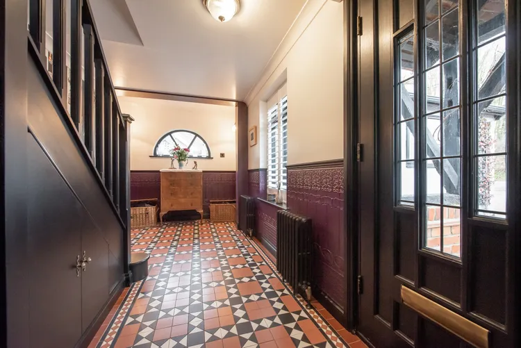 The Paint Sheen Designers Say Looks Tacky