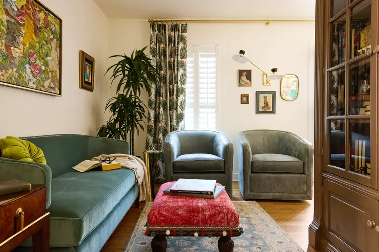 Benjamin Moore Simply White (OC-117)