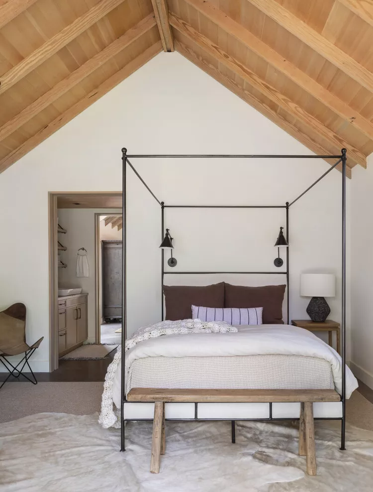 Slim Black Metal Canopy Bed