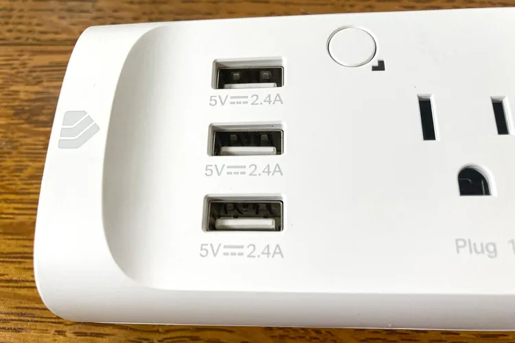 Works With Several Smart Hubs—Or None