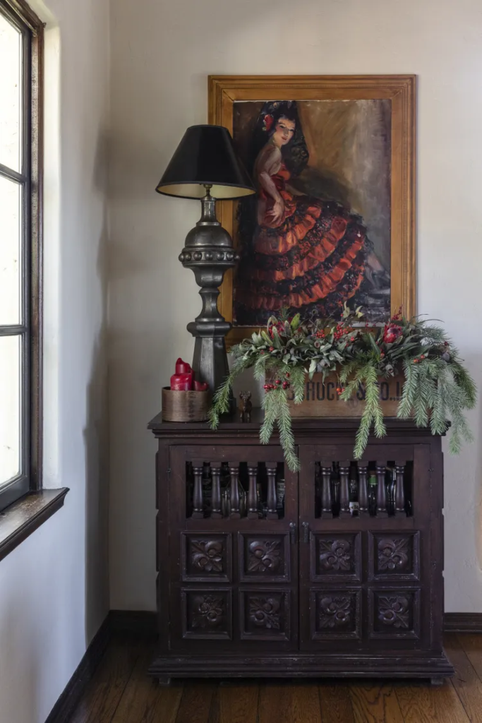 Try a Seasonal Centerpiece