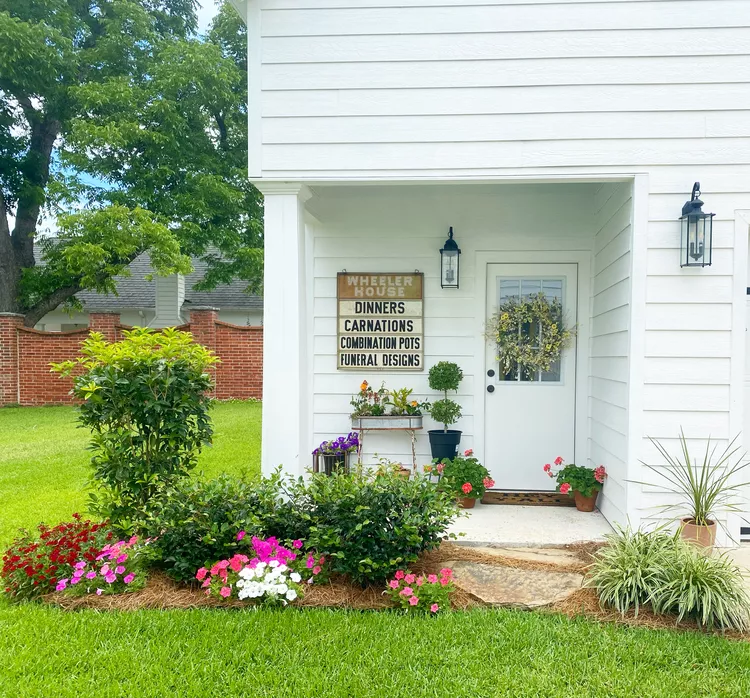 Liven Up a Drab Entrance