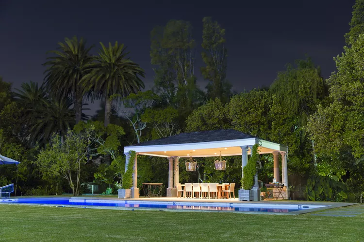 How to Decorate a Beautiful and Functional Garden Room